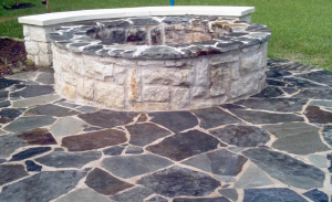MyFirePit2010.jpg (371135 bytes)